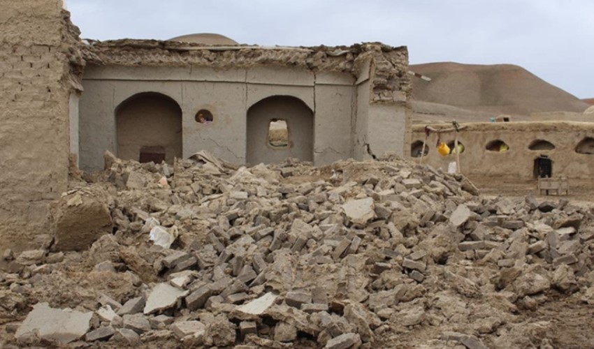 Afganistan'ı bir kez daha deprem vurdu