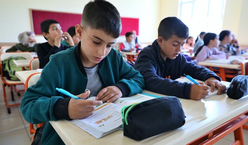 Sınıf geçme puanı Türkçe için 70'e yükseltilmişti: MEB gerekçesini açıkladı
