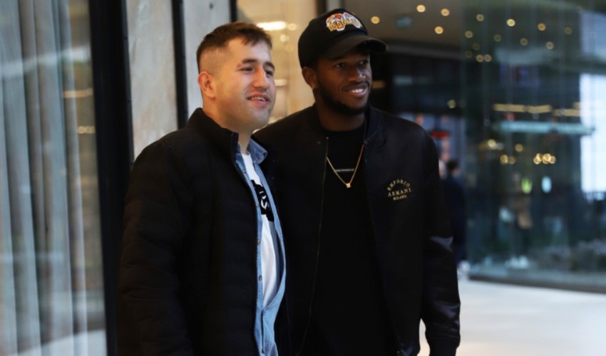 La stella del Fenerbahçe accolta con grande entusiasmo dai fan