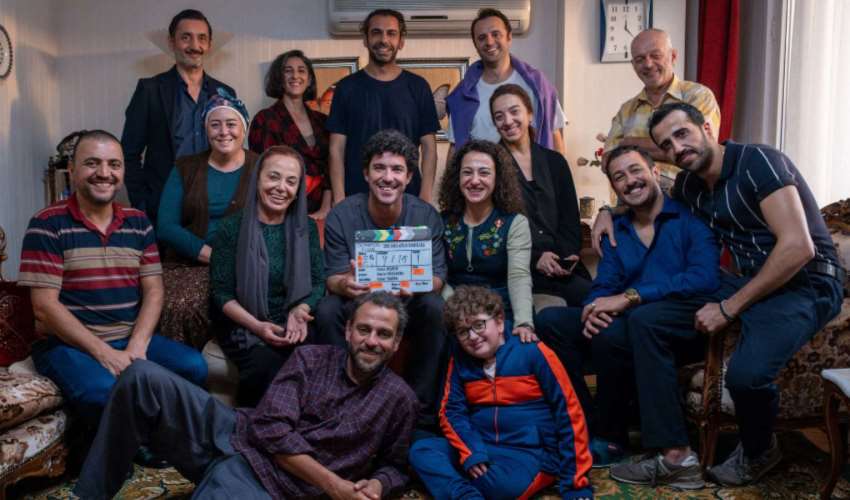 Al via le riprese del film 'İyi Bir Aile Değiliz'