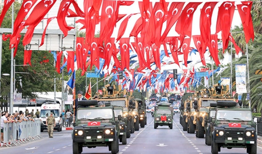 29 Ekim Cumhuriyet Bayramı Genel Provası nedeniyle Salı günü İstanbul’da bazı yollar trafiğe kapatılacak