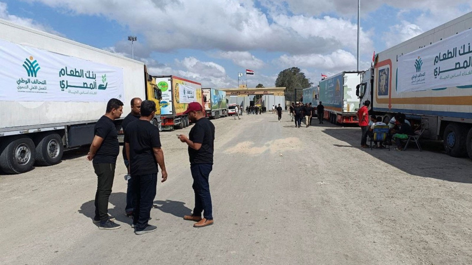 Altri 14 camion di aiuti sono arrivati a Gaza