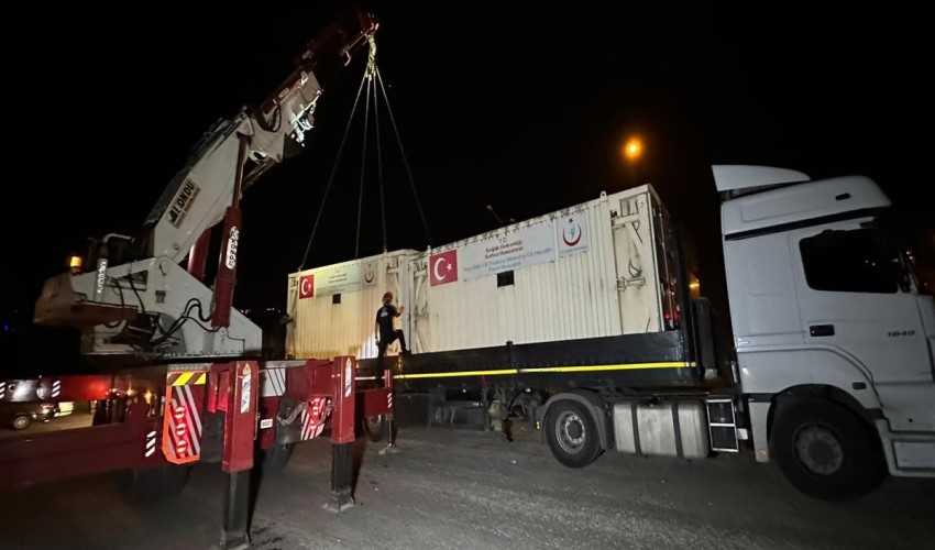 Ospedali da campo in viaggio verso Gaza