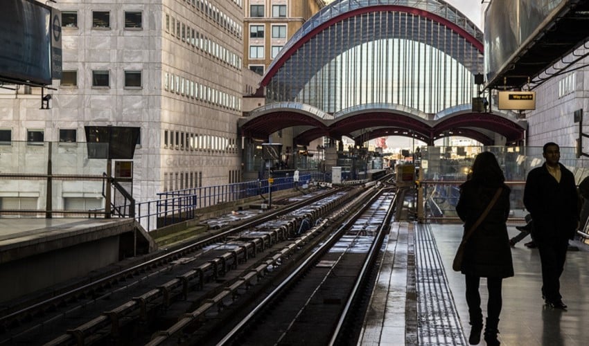 Londra'da 'Özgür Filistin' sloganı atan makinist görevden alındı