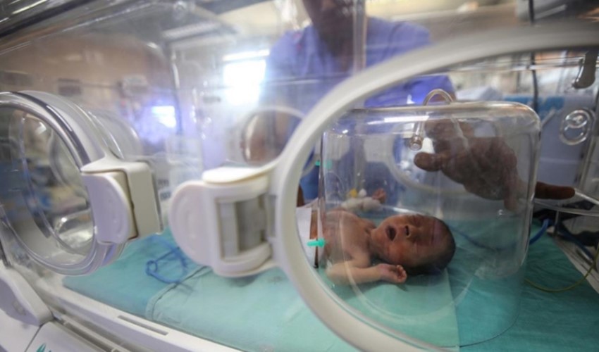 İsrail'in Gazze'ye saldırısında ölen annenin karnındaki bebek kurtarıldı
