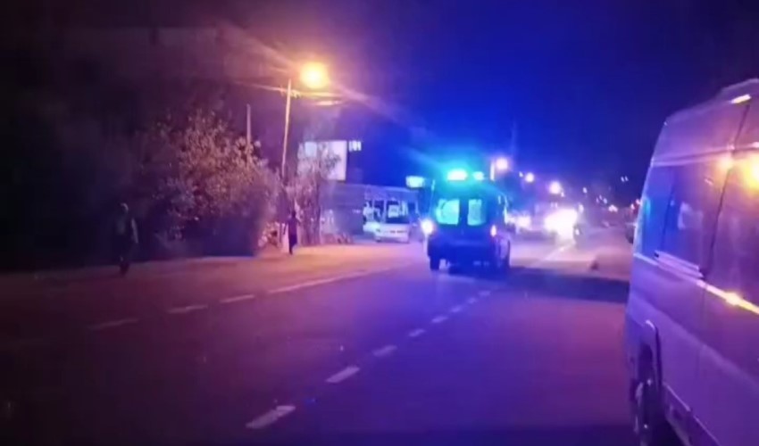 Scontro tra un'auto e una moto, 2 feriti di cui uno grave