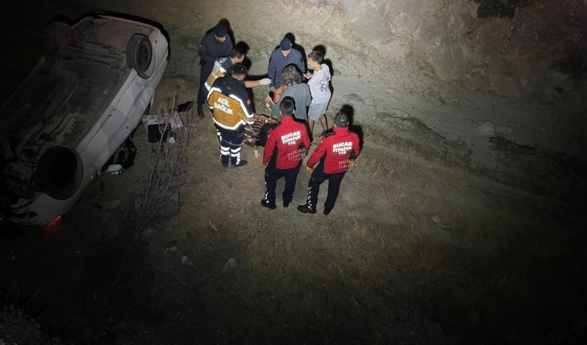 Auto finisce nel torrente a Burdur