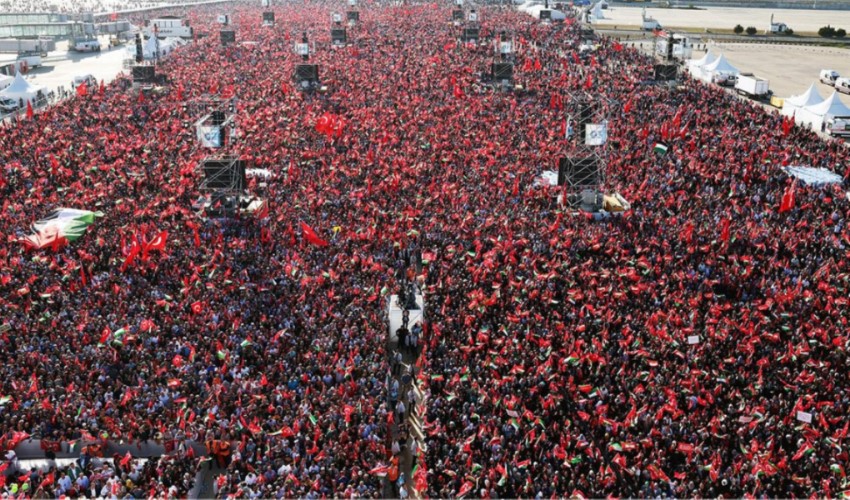 Mehmetçik Gazze'ye sloganları Erdoğan'ın konuşmasını böldü
