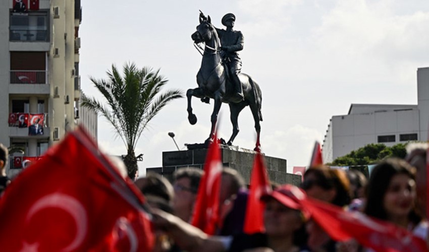 Türkiye’nin dört bir yanında Cumhuriyet Bayramı coşkusu: Yurttaşlar 100. yılı kutluyor