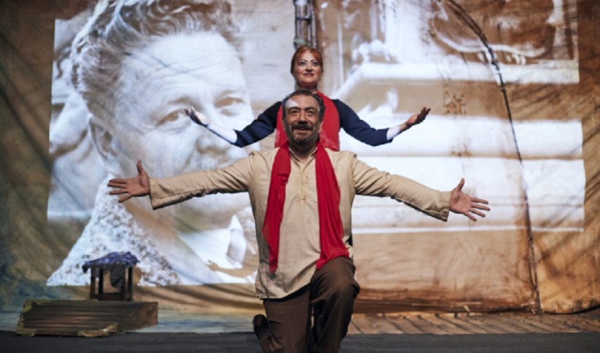 Anadolu'da tiyatro yapmanın dayanılmaz yorgunluğu