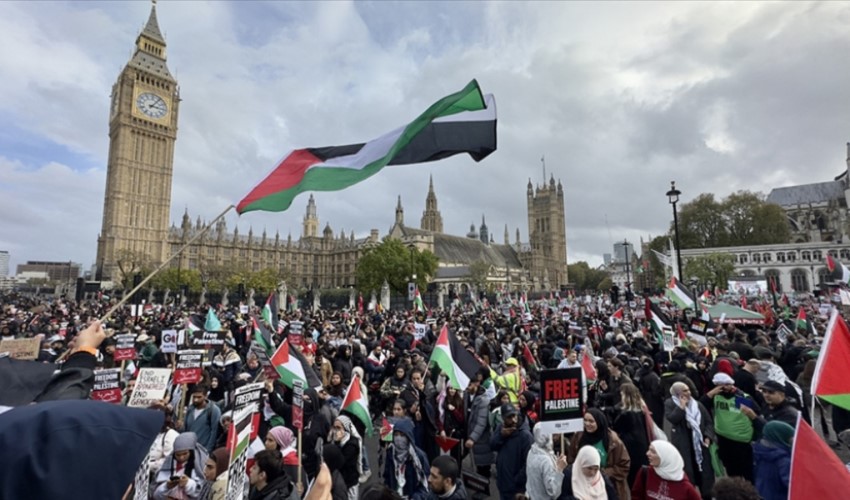 Ministro britannico condanna le manifestazioni a sostegno della Palestina