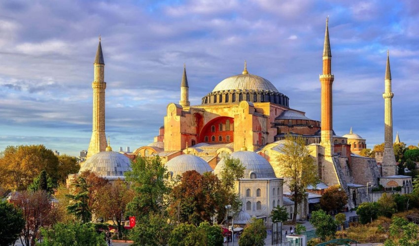 Ayasofya yabancı turistlere ücretli olacak