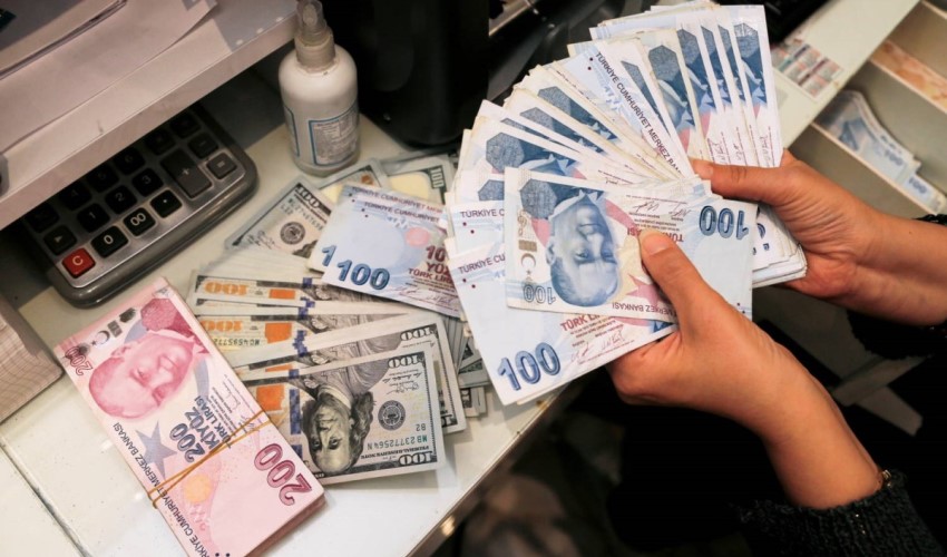 Il dollaro e l'oro al grammo aggiornano i record
