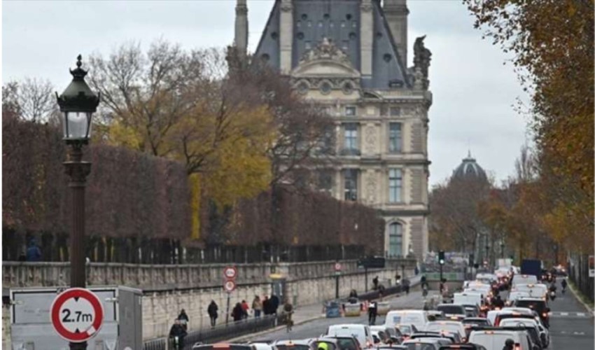 Fransa'da otobüs şoförleri kontak kapattı