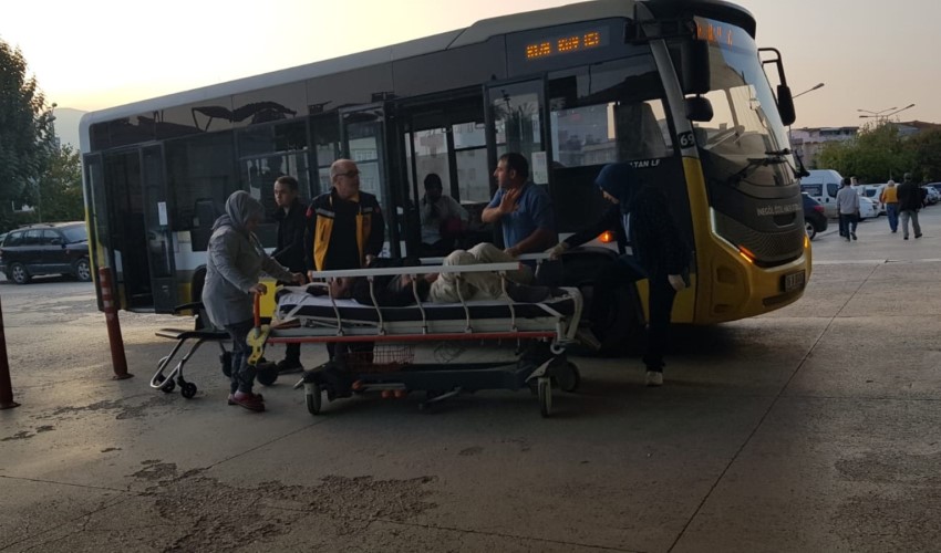 Otobüste fenalaşan yolcuyu hastaneye şoför götürdü