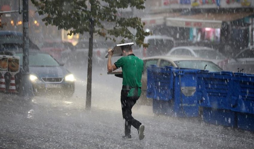 Allerta meteo per 6 città, inclusa Istanbul, per rovesci
