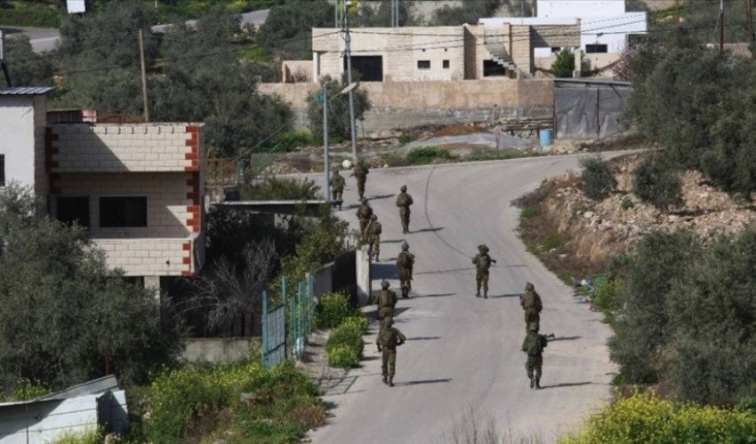 İsrail, Batı Şeria'dan Doğu Kudüs'e giriş çıkışları kapattı