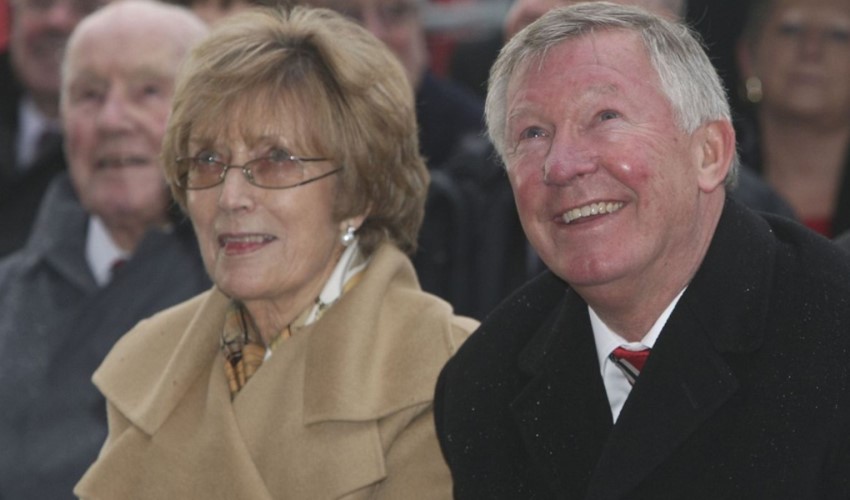 Alex Ferguson'un eşi Cathy Ferguson hayatını kaybetti