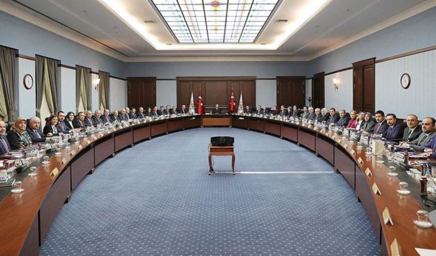 AKP'de 75 kişilik MKYK listesi belli oldu: O isimler listede yer almadı!