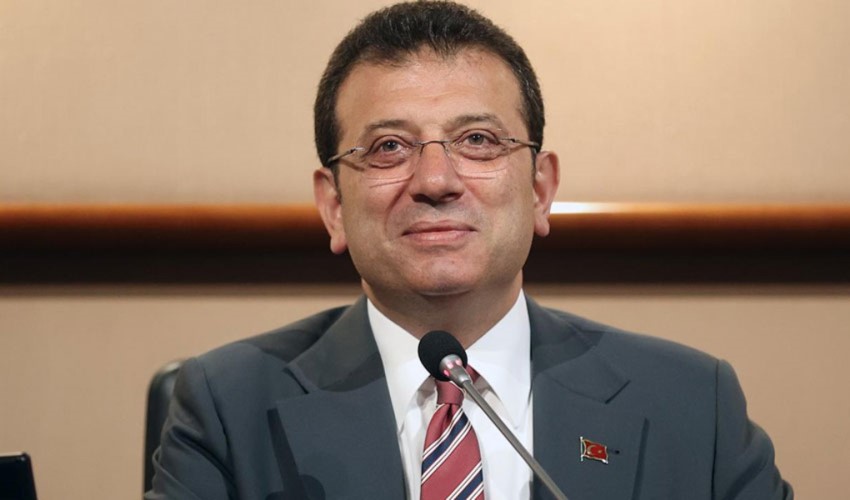 Ekrem İmamoğlu celebra la vittoria di Çelik