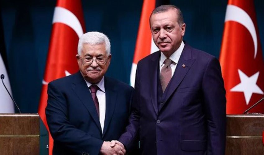 Erdoğan interrompe la riunione e parla con Mahmud Abbas