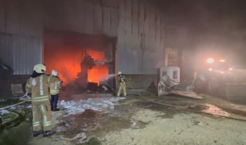 Çatalca'da bir fabrika deposunda korkutan yangın