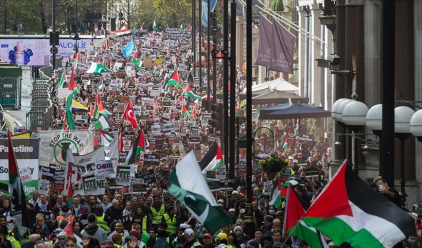Britanya en büyük kitlesel protesto gösterisine hazırlanıyor