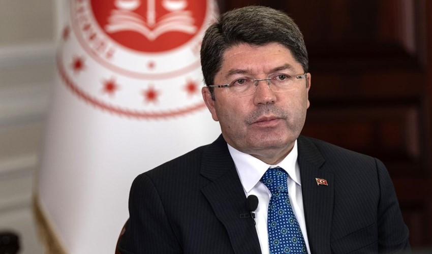 Ultim'ora... Il primo commento del Ministro della Giustizia Yılmaz Tunç sulla crisi giudiziaria! La dichiarazione sulla 'Nuova Costituzione' farà discutere