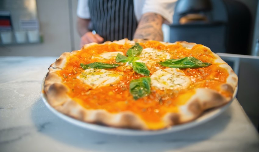 Evde Margarita Pizza yapmak mümkün! Pratik Margarita Pizza tarifi