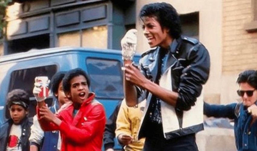 Michael Jackson'ın deri ceketi Londra'da satıldı
