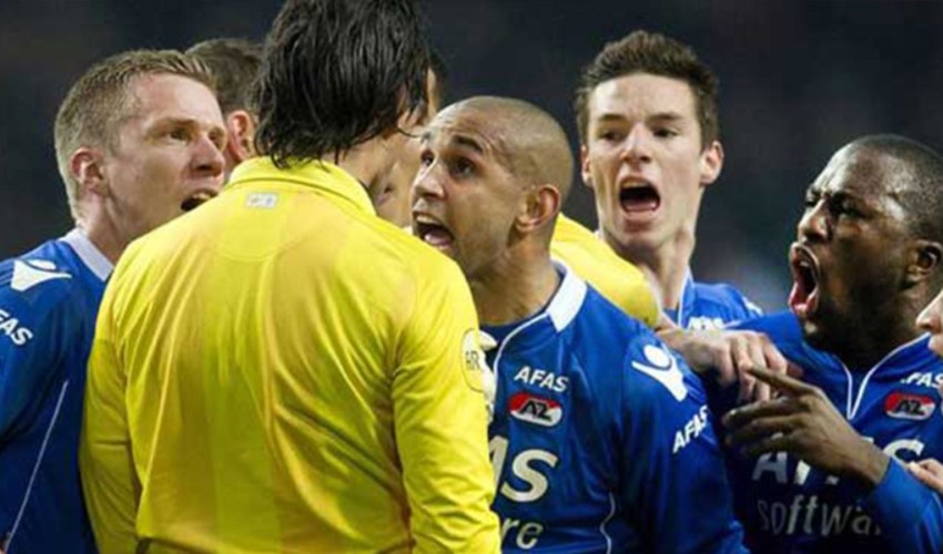 Futbola yeni kural geliyor: İtiraz edene 10 dakika ceza!
