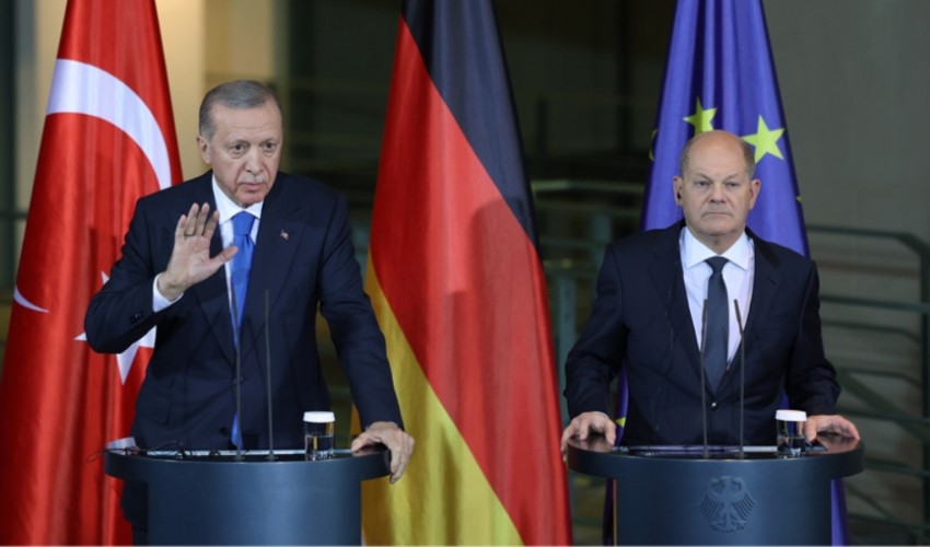 Scholz-Erdoğan basın toplantısında gergin anlar! Erdoğan, Alman gazeteciyi azarladı: Vicdani ve insani soru sorun