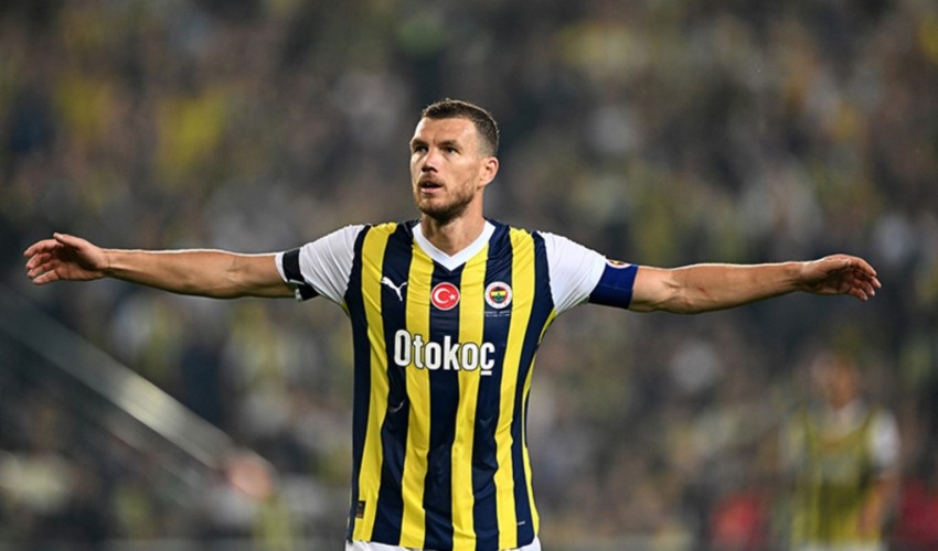 Edin Dzeko'dan taraftara mesaj: 'Fenerbahçe armasının savaşçılarıyız'