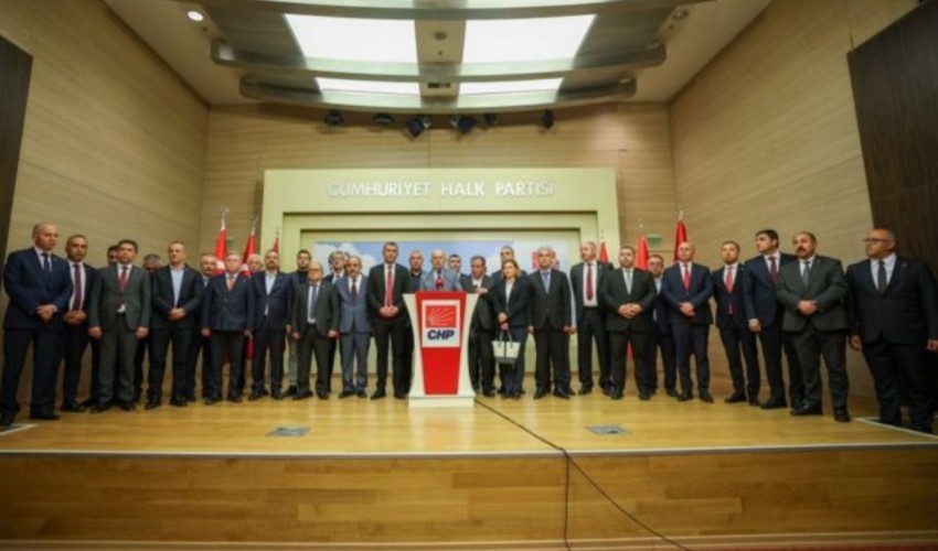 CHP'de 55 il başkanı 'Kılıçdaroğlu'nu' destekliyor