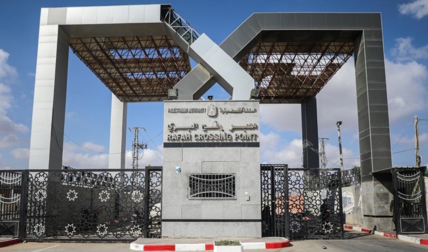 Türk ve KKTC yurttaşlarından oluşan kafile Refah Sınır Kapısı'ndan geçti
