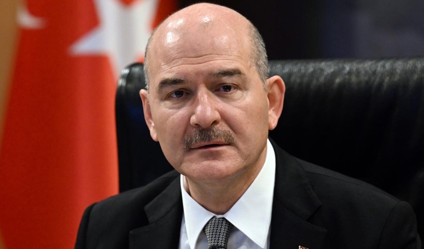 Süleyman Soylu prende di mira i giornalisti! Infastidito dai servizi sul suo conto...