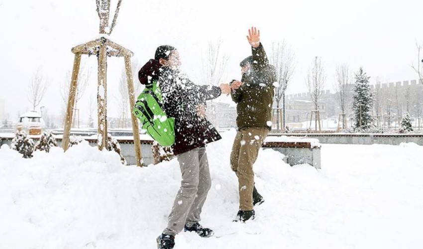 Erzurum'da bir ilçede eğitime bir gün ara verildi