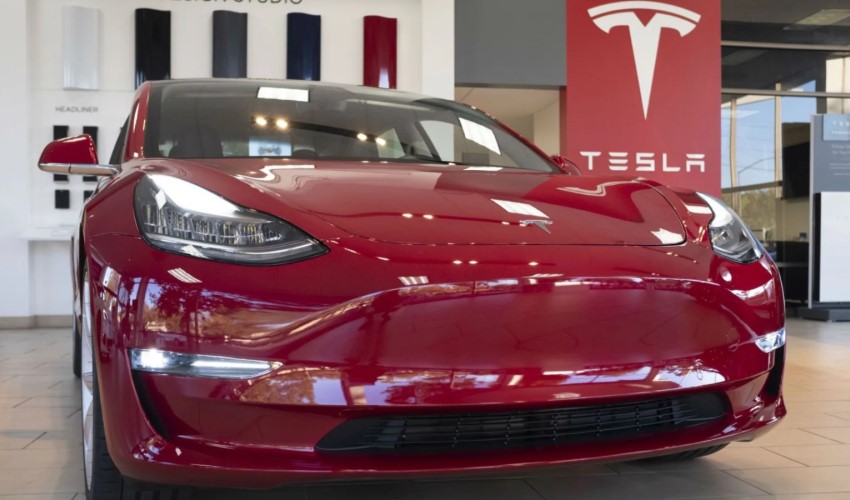 Tesla investirà 2 miliardi di dollari in una fabbrica