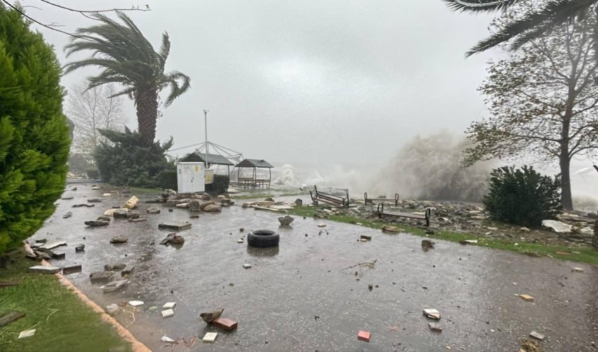 Yurt genelinde fırtına bilançosu ağır: 2 ölü 10 yaralı