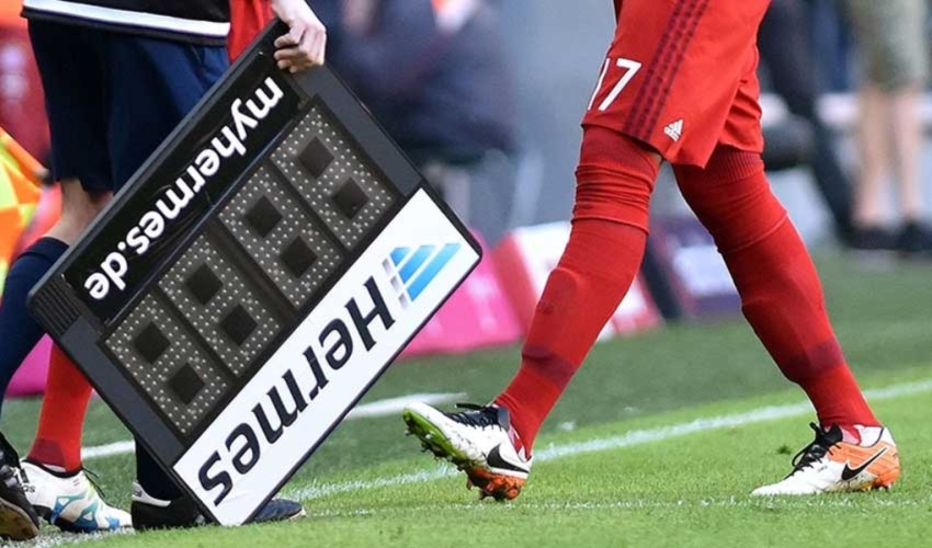 IFAB, taktik faul ve itirazlar için futbolcuya 10 dakikalık cezayı değerlendiriyor