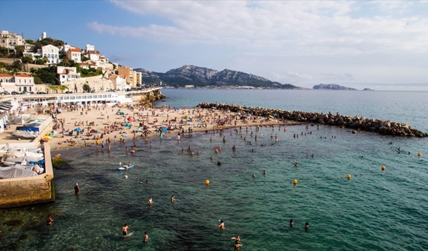 Vietato fumare in spiaggia e nei boschi