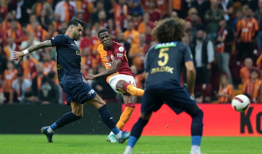 Galatasaray, serisine Zaha ile devam etti...