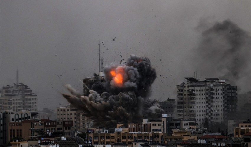 Israele bombarda una scuola a Gaza