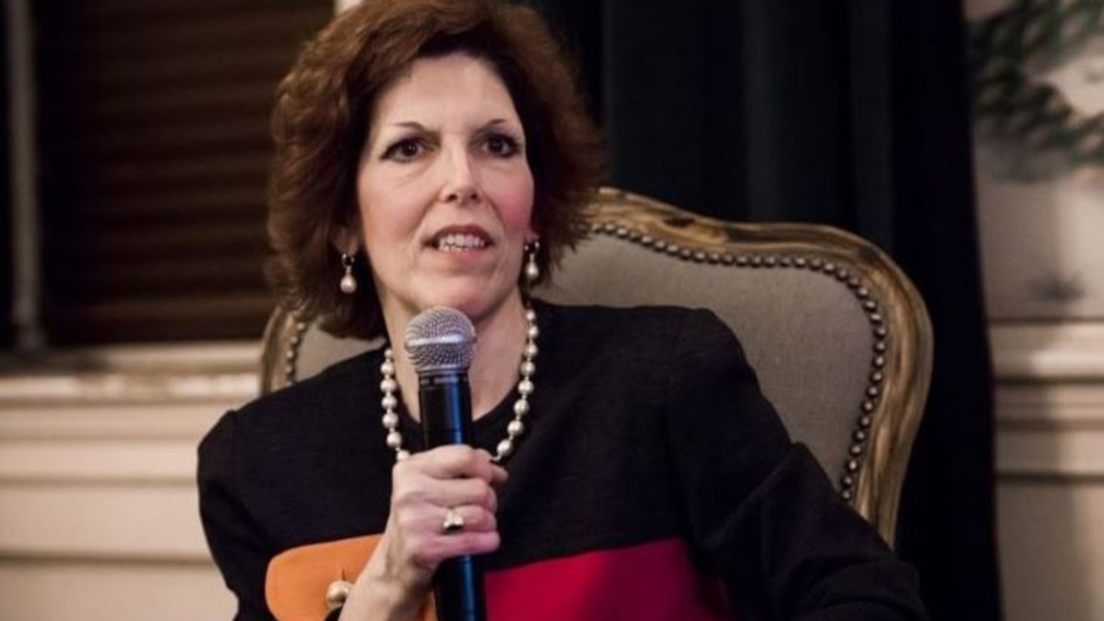 La presidente della Fed di Cleveland Mester: continueremo a mantenere i tassi di interesse invariati nella riunione di dicembre