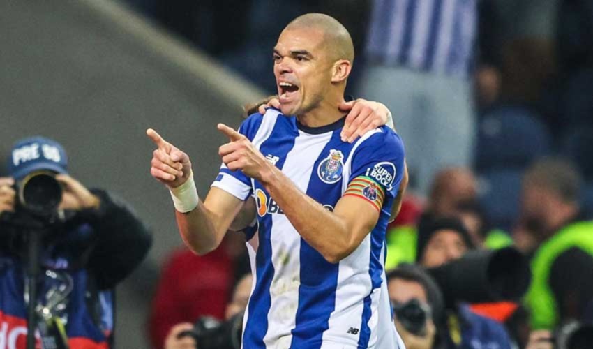 Porto evinde kazandı Pepe tarihe geçti