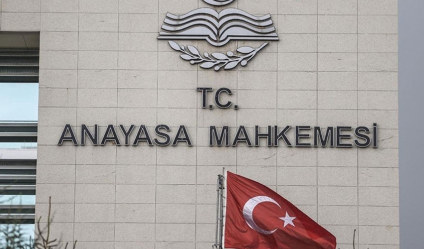Esponente dell'AKP critica la mancata osservanza della sentenza della Corte Costituzionale da parte della Corte di Cassazione