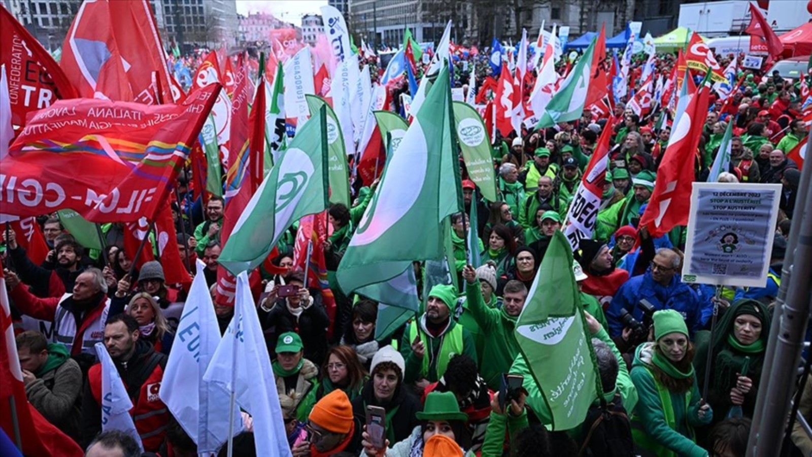 Protesto ve yürüyüş dolayısıyla Brüksel'de toplu ulaşım ciddi ölçüde aksadı