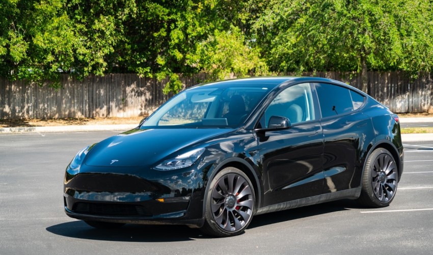 Tesla richiamerà oltre 2 milioni di veicoli a causa di un problema all'Autopilot