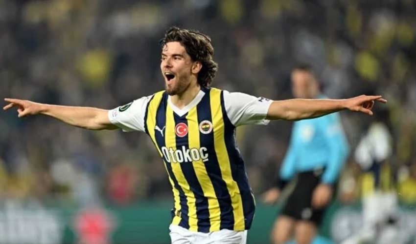 Kadıköy'de futbol şöleni! Fenerbahçe grup lideri olarak turladı...