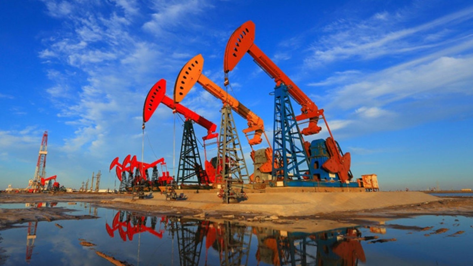 Il prezzo al barile del petrolio Brent è di 77,09 dollari